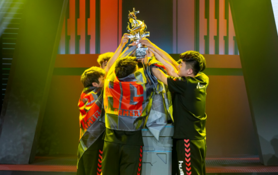 长阳土家族自治县足球邀请赛圆满落幕 促进地方体育发展